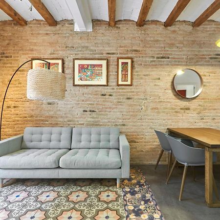 64 Apartment In A Typical Barcelona'S Old Building ภายนอก รูปภาพ