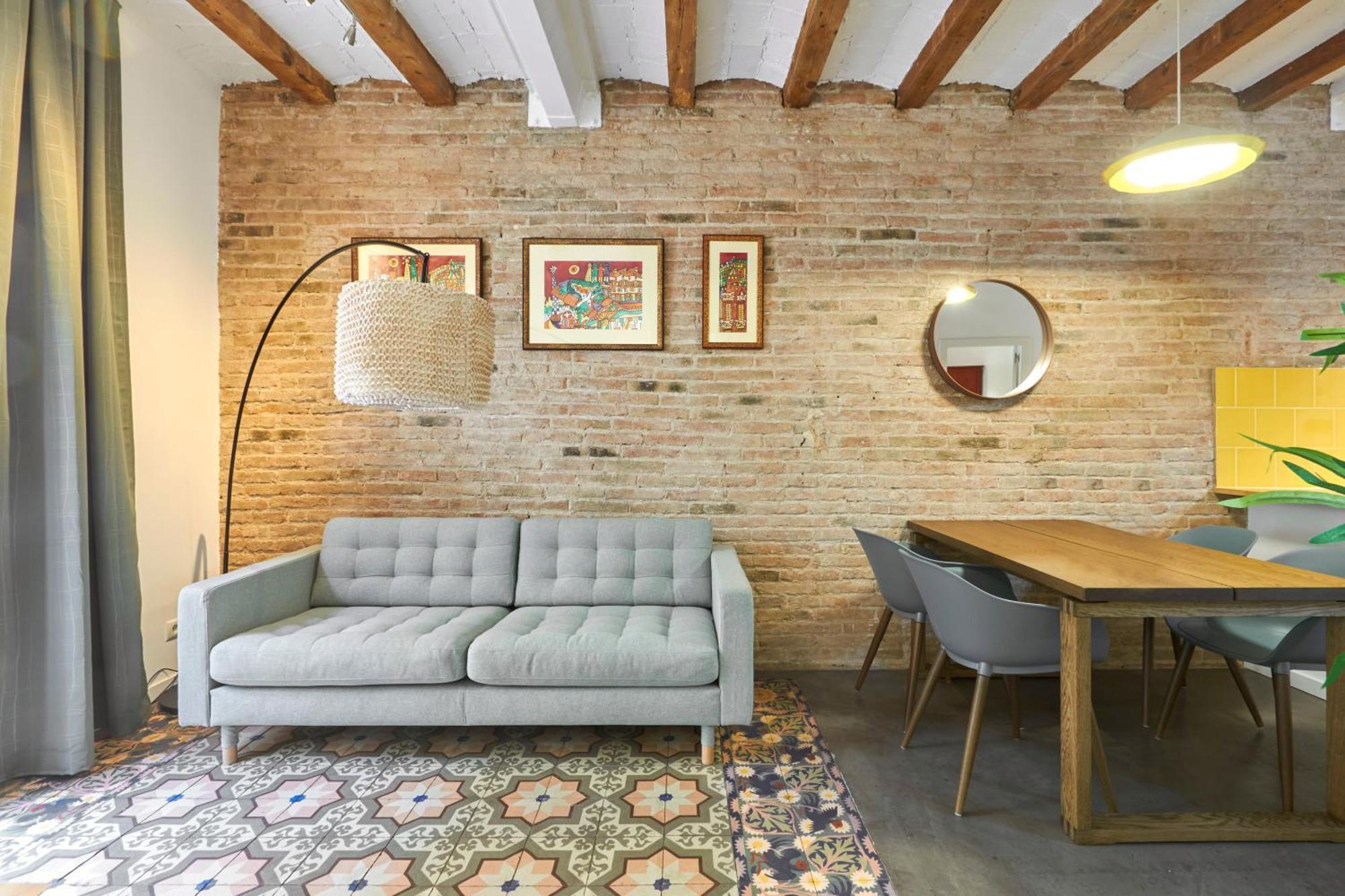 64 Apartment In A Typical Barcelona'S Old Building ภายนอก รูปภาพ