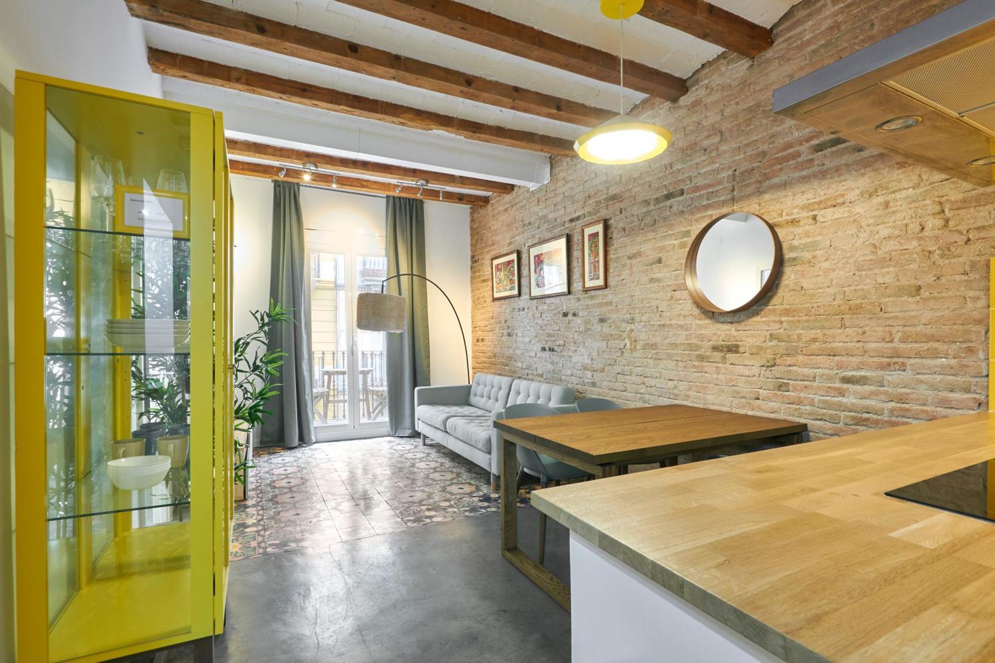 64 Apartment In A Typical Barcelona'S Old Building ภายนอก รูปภาพ